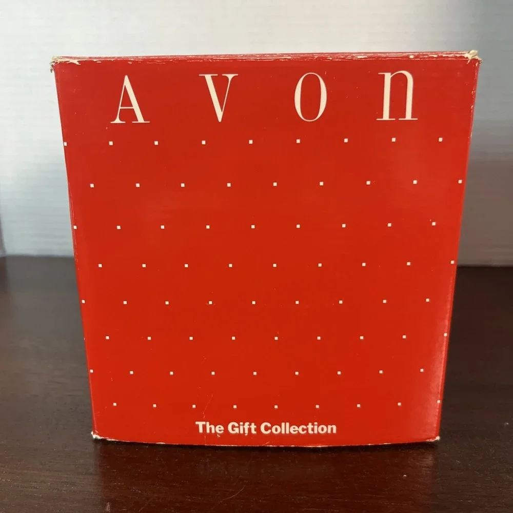 Vintage Avon Holiday Greetings Hanging Wicker Bell Classic Rustic Decor in Box‎